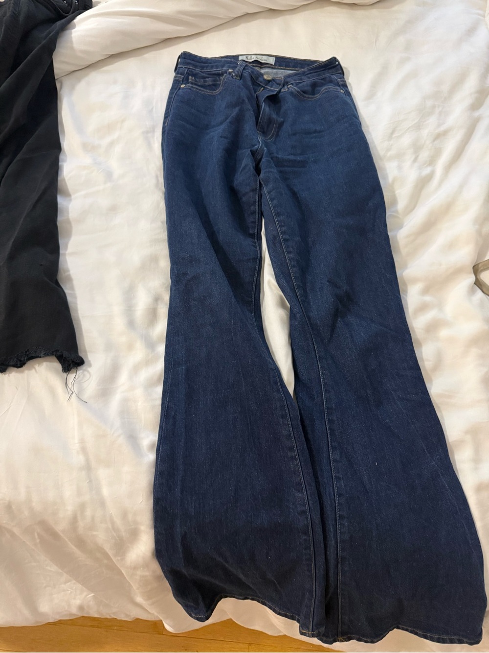 Women's Dark Blue Flare Jeans - Classic Bootcut Style